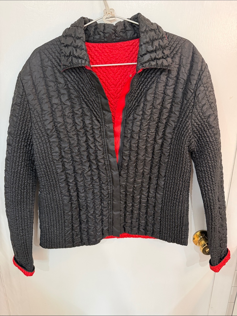 UbU Women’s Black Quilted Full Zipper Front Reversible Jacket w/Red Lining/SzM